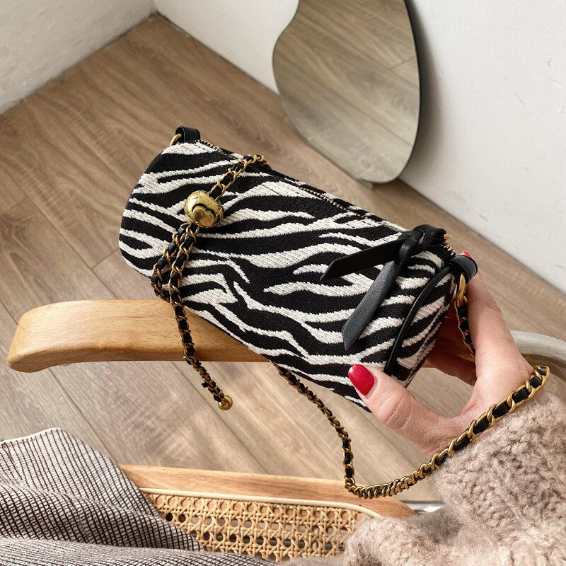 The Zas- Patterned Chain-Detail Crossbody Bag